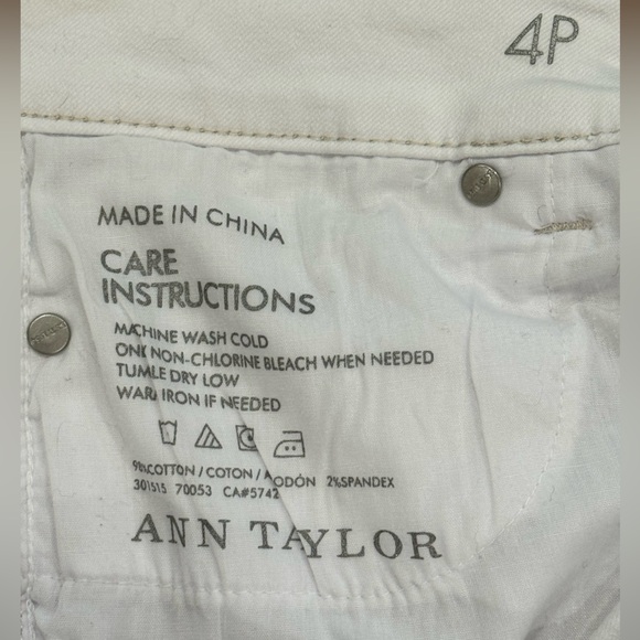 Ann Taylor Modern Fit White Jeans 4P - Picture 3 of 4